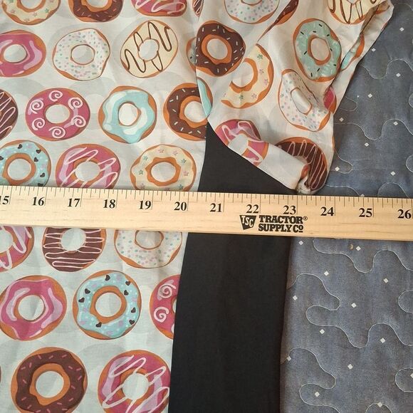 Colorful Donut Print Scrub Top XL - Picture 4 of 5